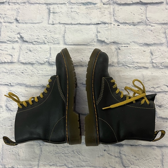 Kids’ sz 3 Doc Martens black leather lace up boots. - Picture 3 of 5